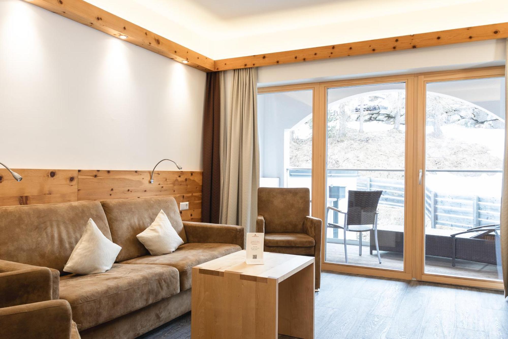Schlosshotel Seewirt Туррахер-Хёэ Экстерьер фото